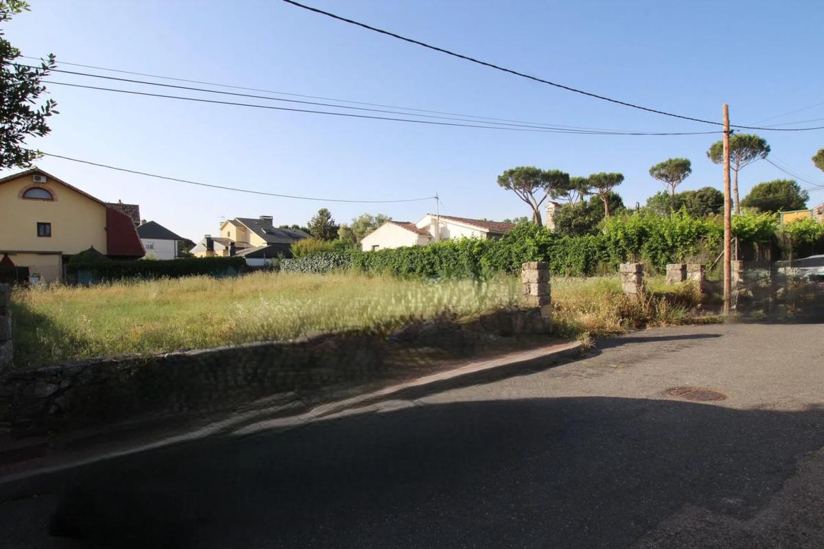 Terreno en venta en Galapagar, Madrid photo 3
