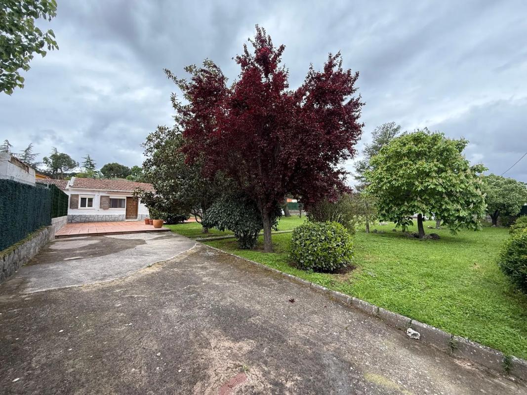 Terreno en venta en Galapagar, Madrid photo 1