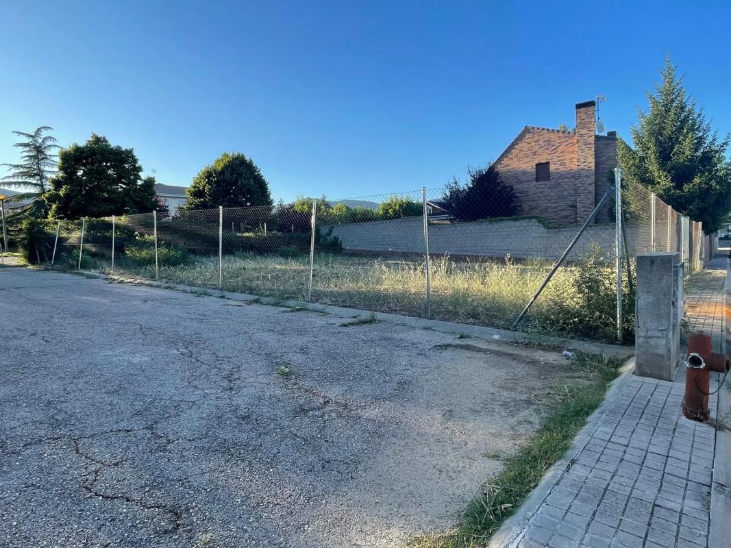 Terreno en venta en Guadarrama, Madrid photo 2
