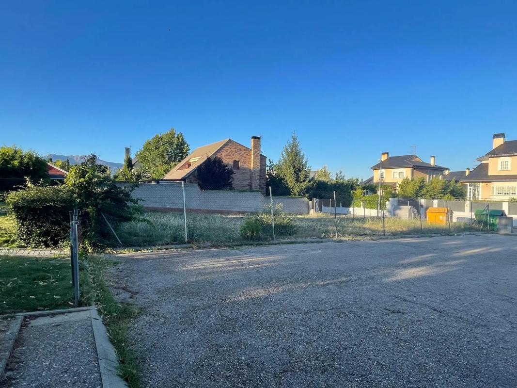 Terreno en venta en Guadarrama, Madrid photo 3
