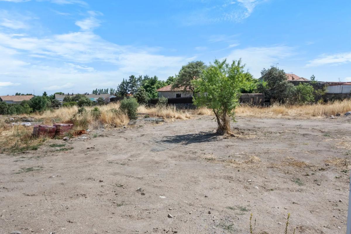 Terreno en venta en Hoyo de Manzanares, Madrid photo 2