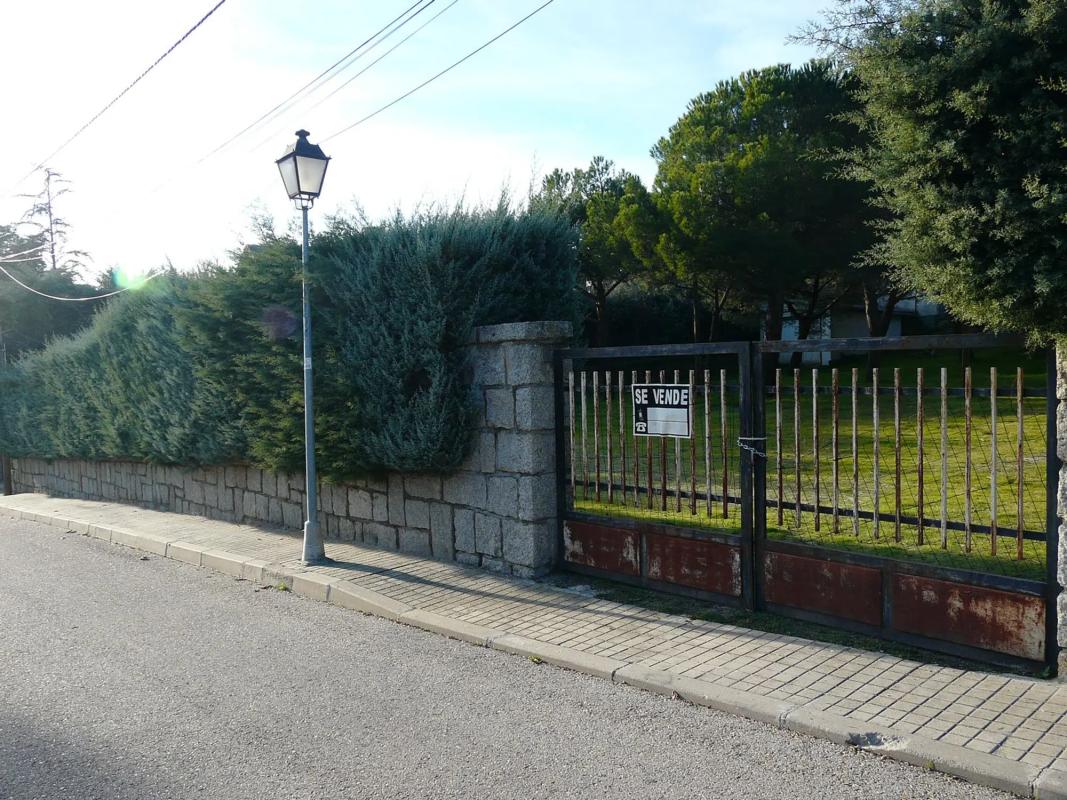 Terreno en venta en Hoyo de Manzanares, Madrid photo 1