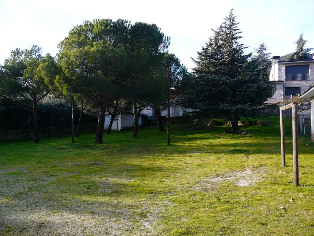 Terreno en venta en Hoyo de Manzanares, Madrid photo 2