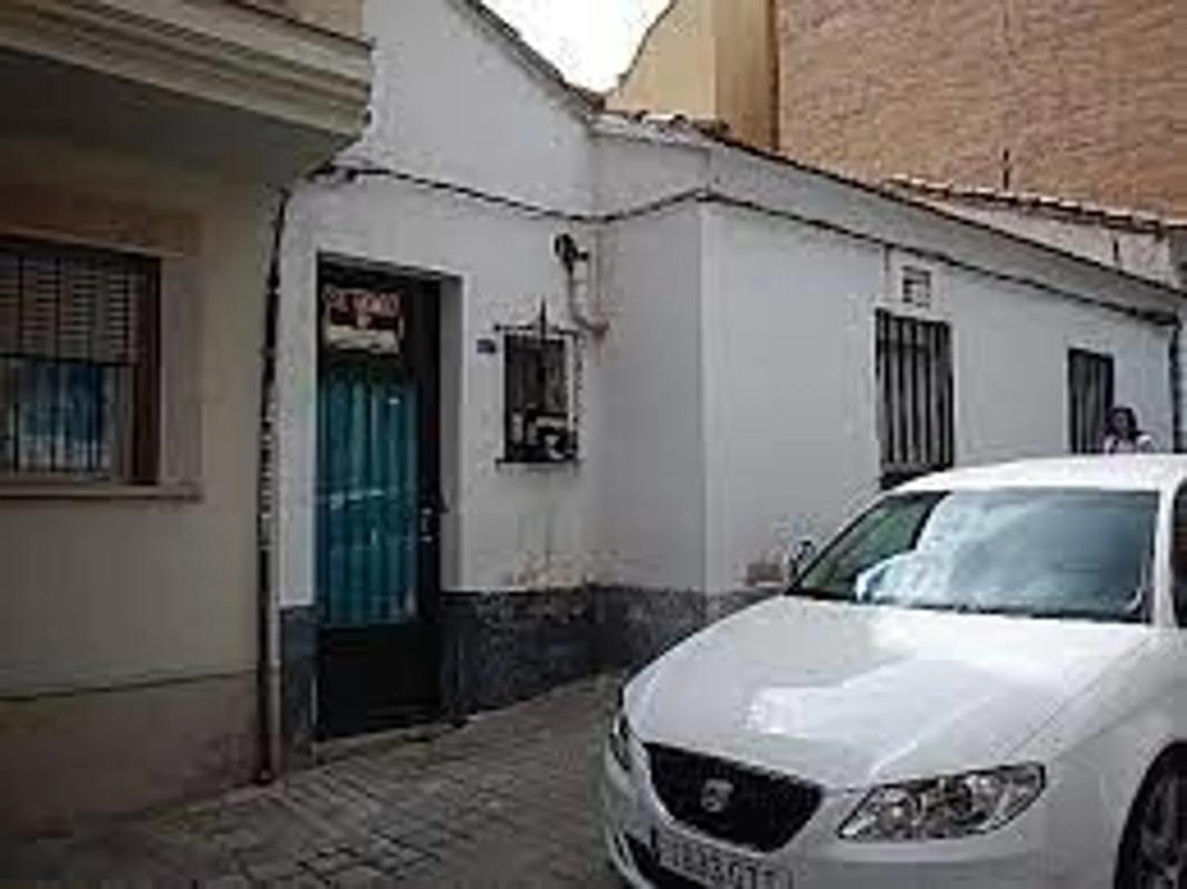 Участок земли на продажу в Лас-Росас-де-Мадрид, Мадрид photo 1