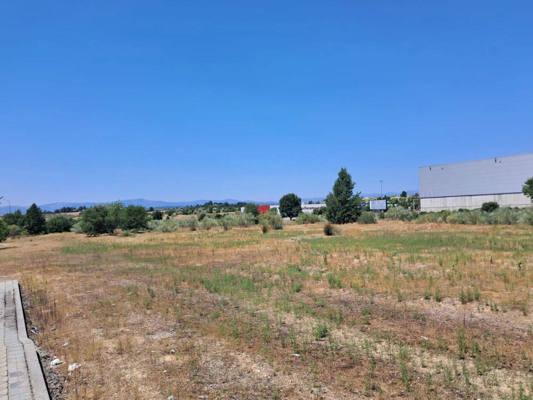 Участок земли на продажу в Махадаонда, Мадрид photo 1
