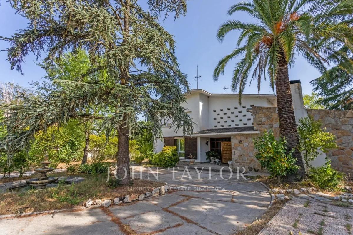 Terreno en venta en Majadahonda, Madrid photo 4