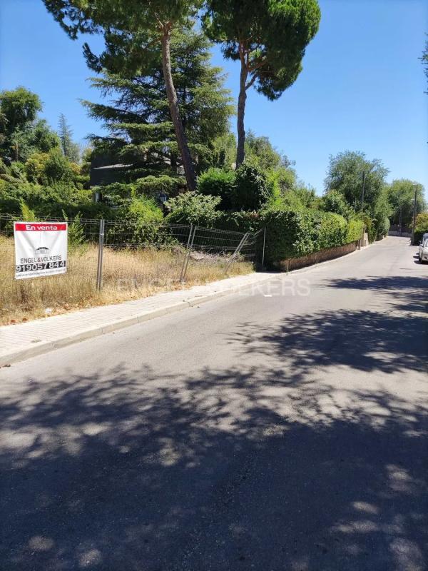 Terreno en venta en Majadahonda, Madrid photo 2