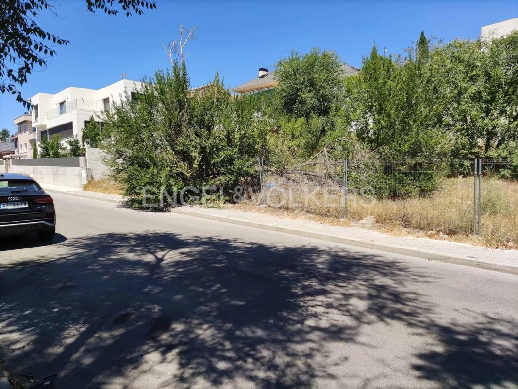 Terreno en venta en Majadahonda, Madrid photo 3