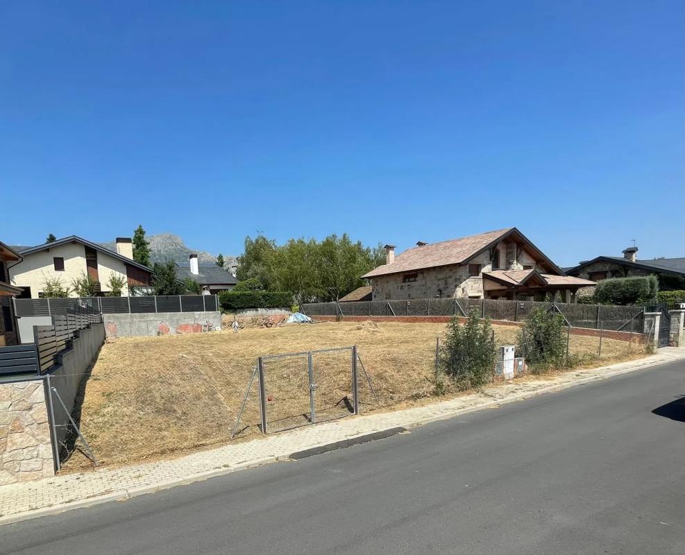 Terreno en venta en Navacerrada, Madrid photo 2