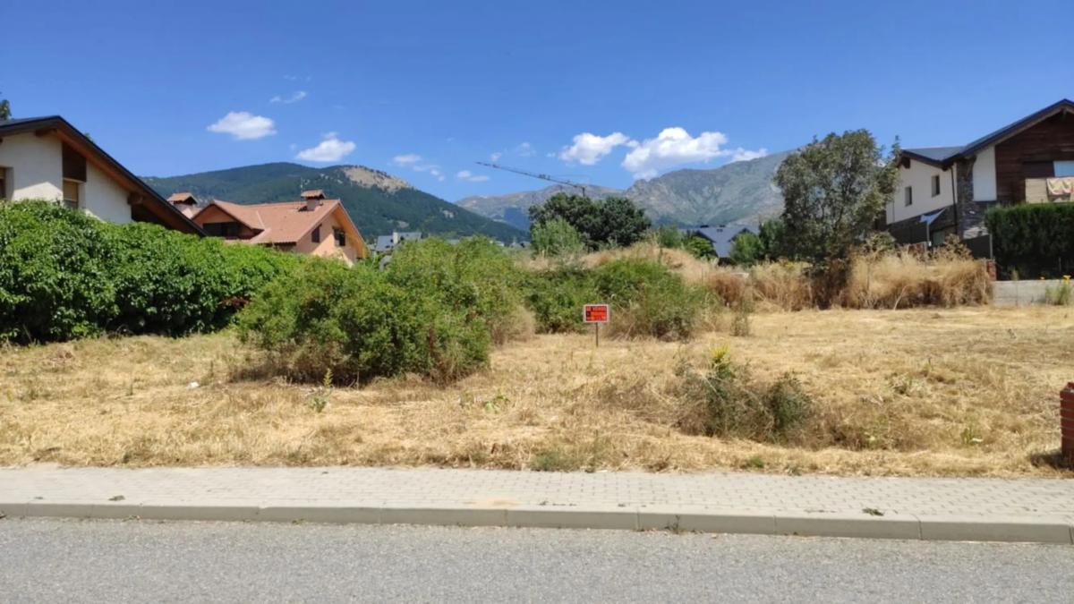 Terreno en venta en Navacerrada, Madrid photo 1