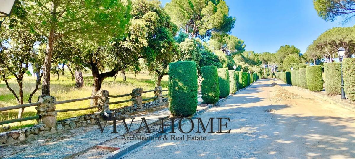 Terreno en venta en Pozuelo de Alarcón, Madrid photo 4