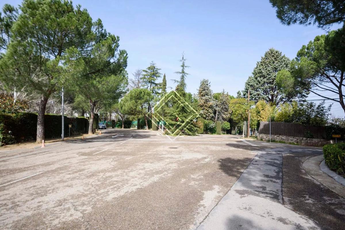 Terreno en venta en Pozuelo de Alarcón, Madrid photo 5