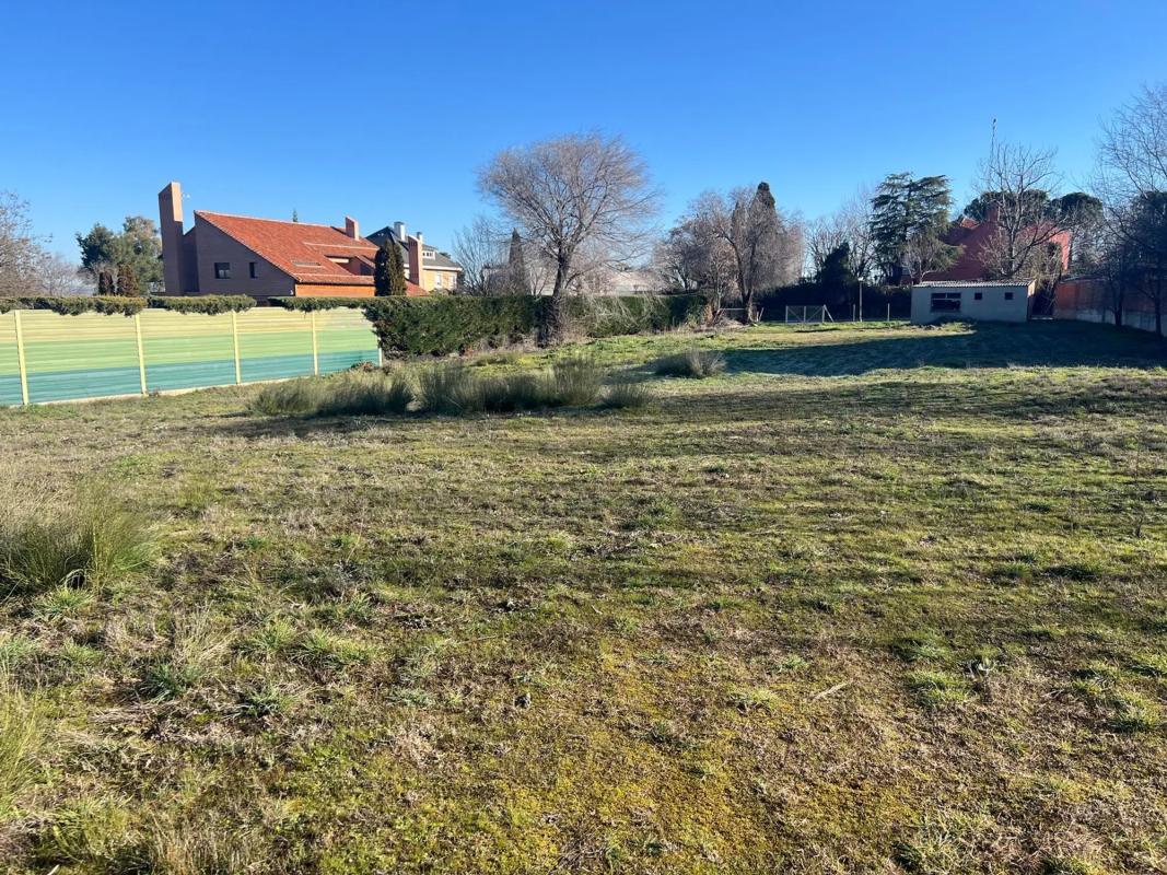 Terreno en venta en Pozuelo de Alarcón, Madrid photo 3