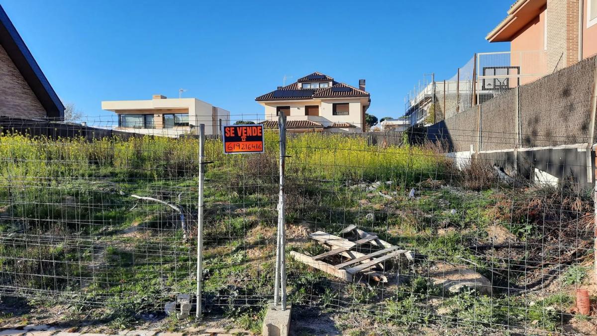 Terreno en venta en Pozuelo de Alarcón, Madrid photo 1