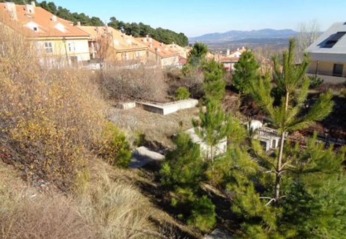 Land for sale in San Lorenzo de El Escorial, Madrid photo 2