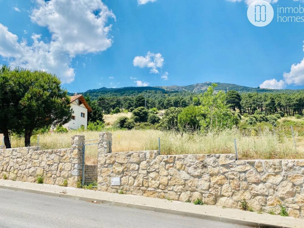 Land for sale in San Lorenzo de El Escorial, Madrid photo 2