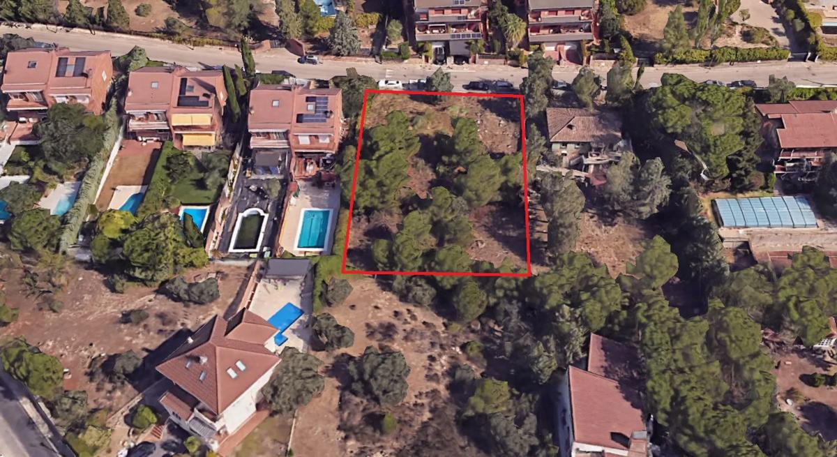 Terreno en venta en Torrelodones, Madrid photo 1