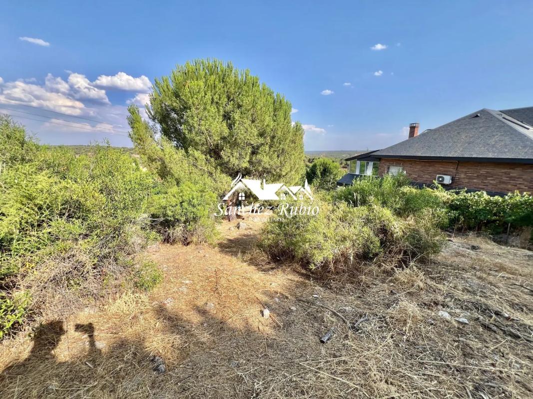 Terreno en venta en Torrelodones, Madrid photo 1