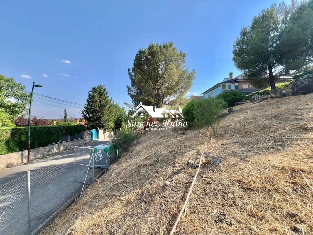 Terreno en venta en Torrelodones, Madrid photo 4