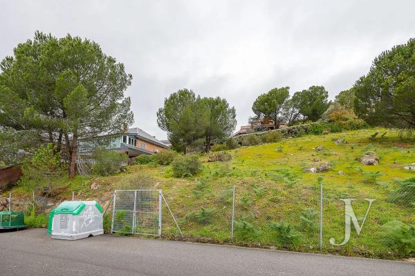 Terreno en Barrio El Monte thumbnail 1
