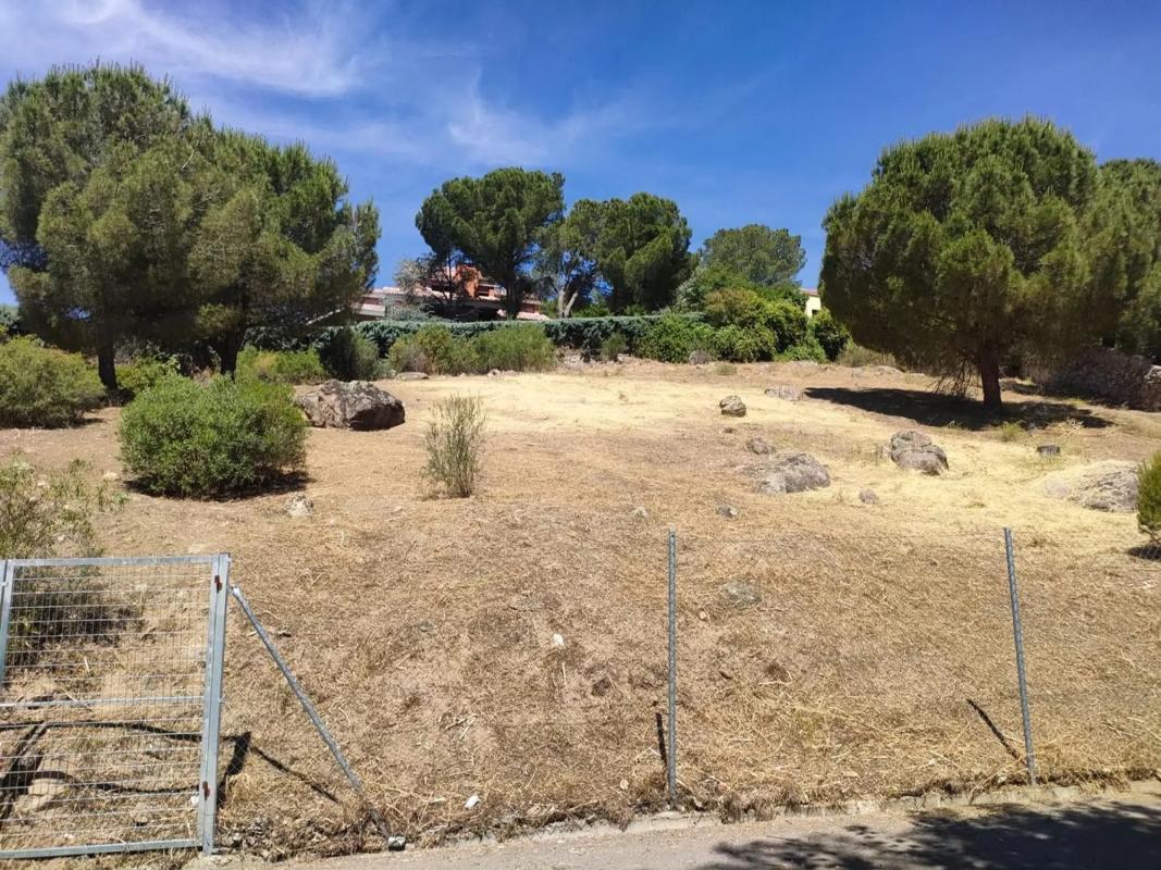 Terreno en venta en Torrelodones, Madrid photo 2