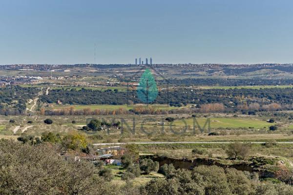 Terreno en calle Castillo de Almansa s/n photo 2