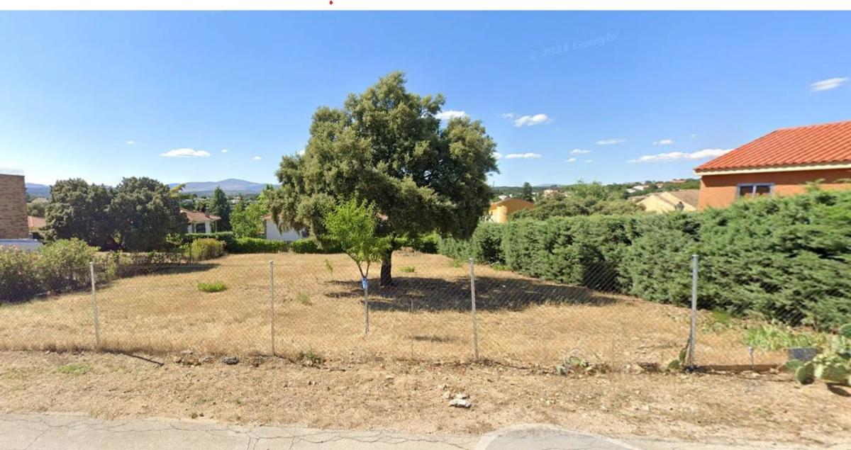 Terreno en venta en Valdemorillo, Madrid photo 2