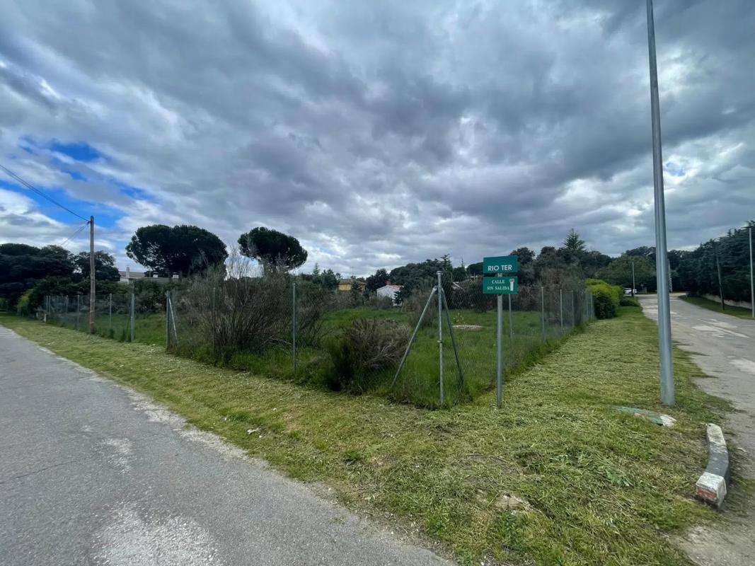 Land for sale in Valdemorillo, Madrid photo 2