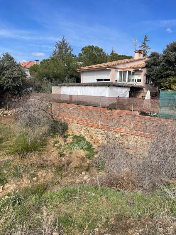 Terreno en venta en Valdemorillo, Madrid photo 3