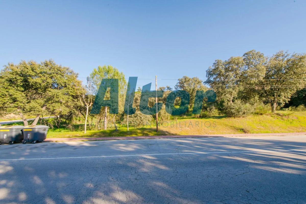 Land for sale in Valdemorillo, Madrid photo 2