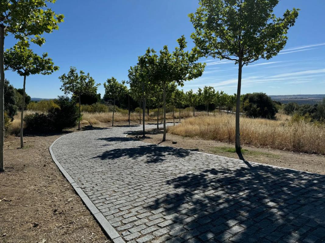 Terreno en venta en Valdemorillo, Madrid photo 4
