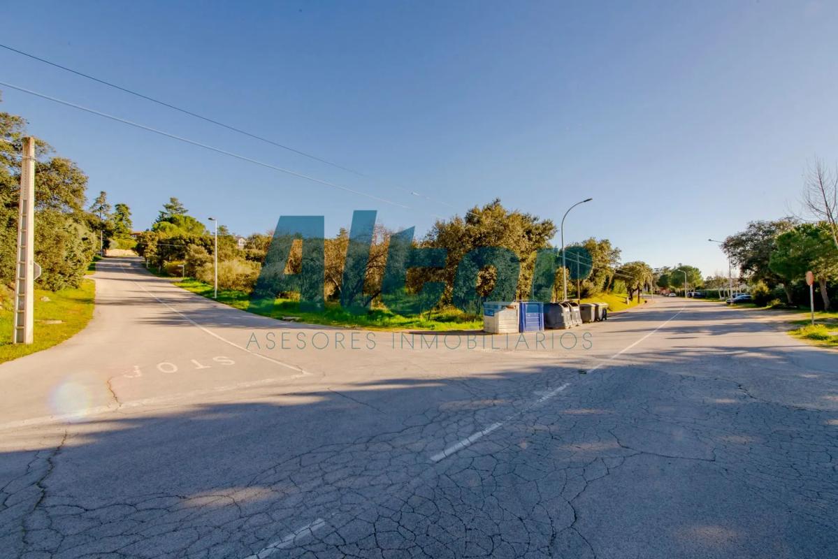Land for sale in Valdemorillo, Madrid photo 5