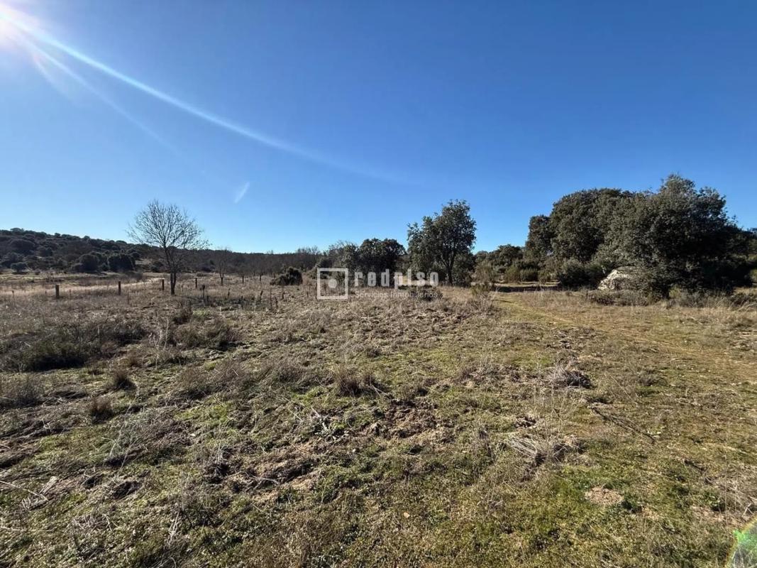 Terreno en venta en Valdemorillo, Madrid photo 4