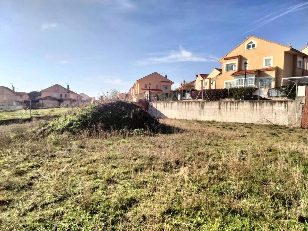 Terreno en venta en Valdemorillo, Madrid photo 4