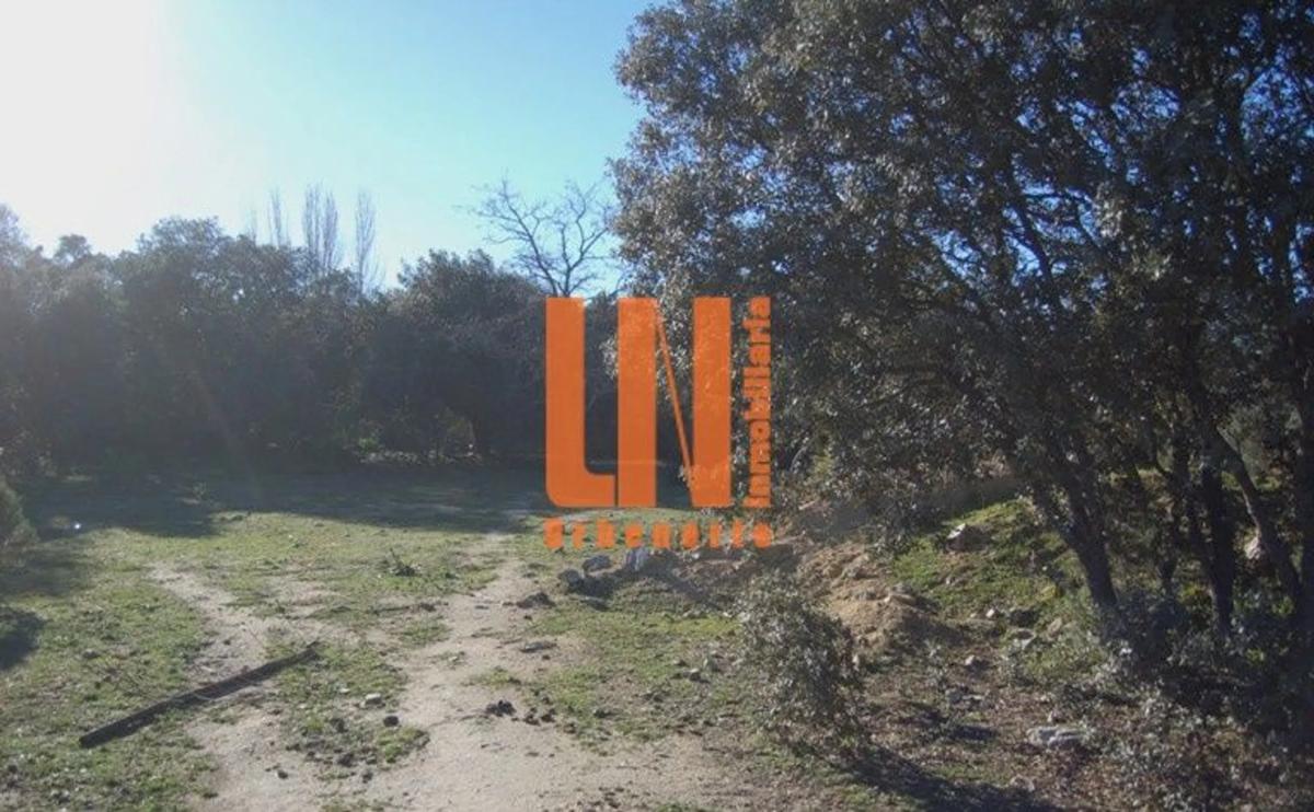 Terreno en venta en Valdemorillo, Madrid photo 3