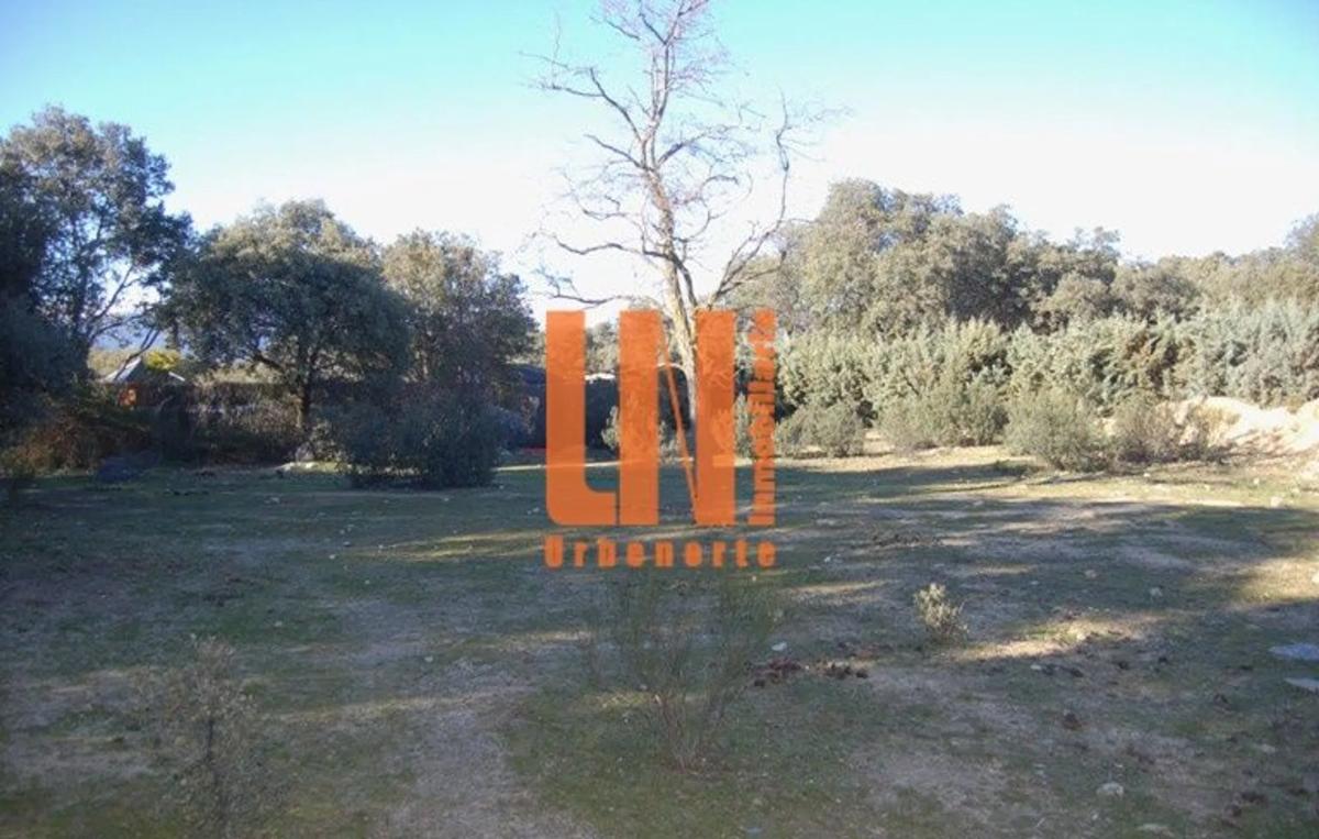 Terreno en venta en Valdemorillo, Madrid photo 5