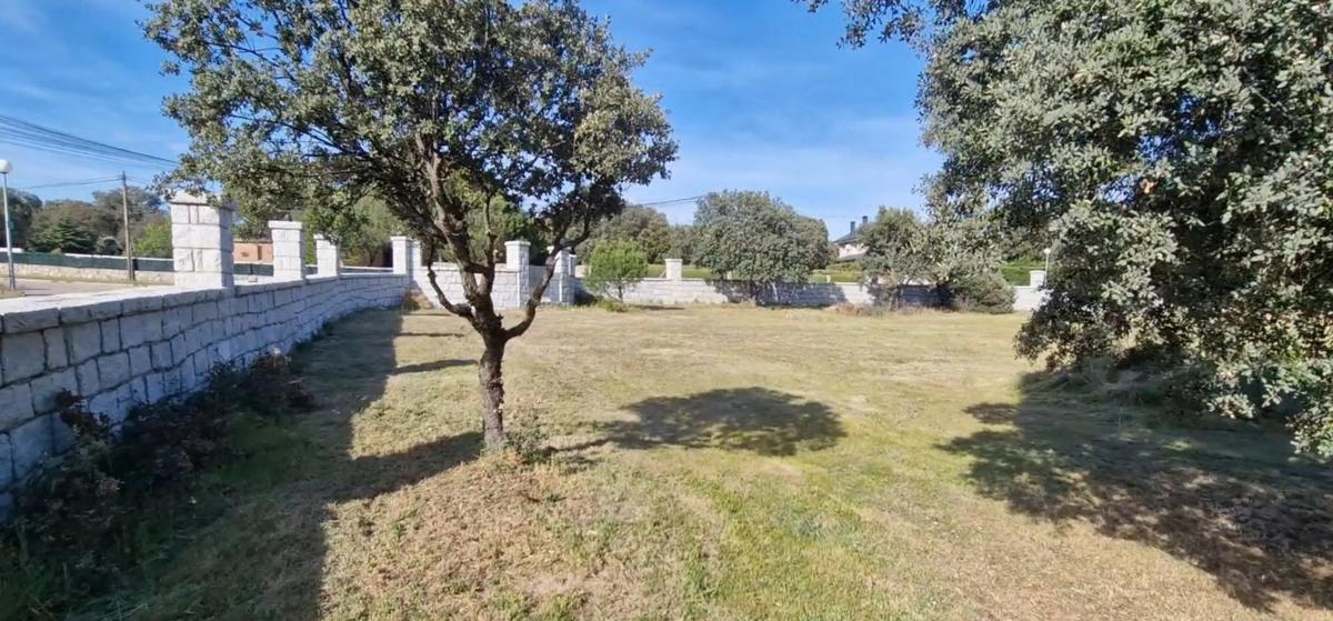 Land for sale in Valdemorillo, Madrid photo 3
