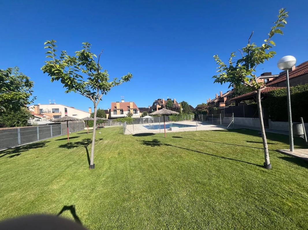 Terreno en venta en Villanueva de la Cañada, Madrid photo 1
