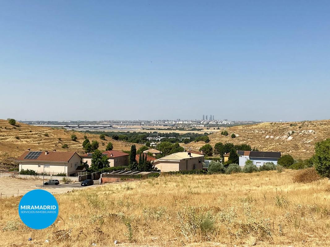 Terreno en venta en Paracuellos de Jarama, Madrid photo 2