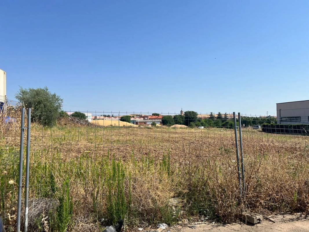 Terreno en venta en Ajalvir, Madrid photo 3
