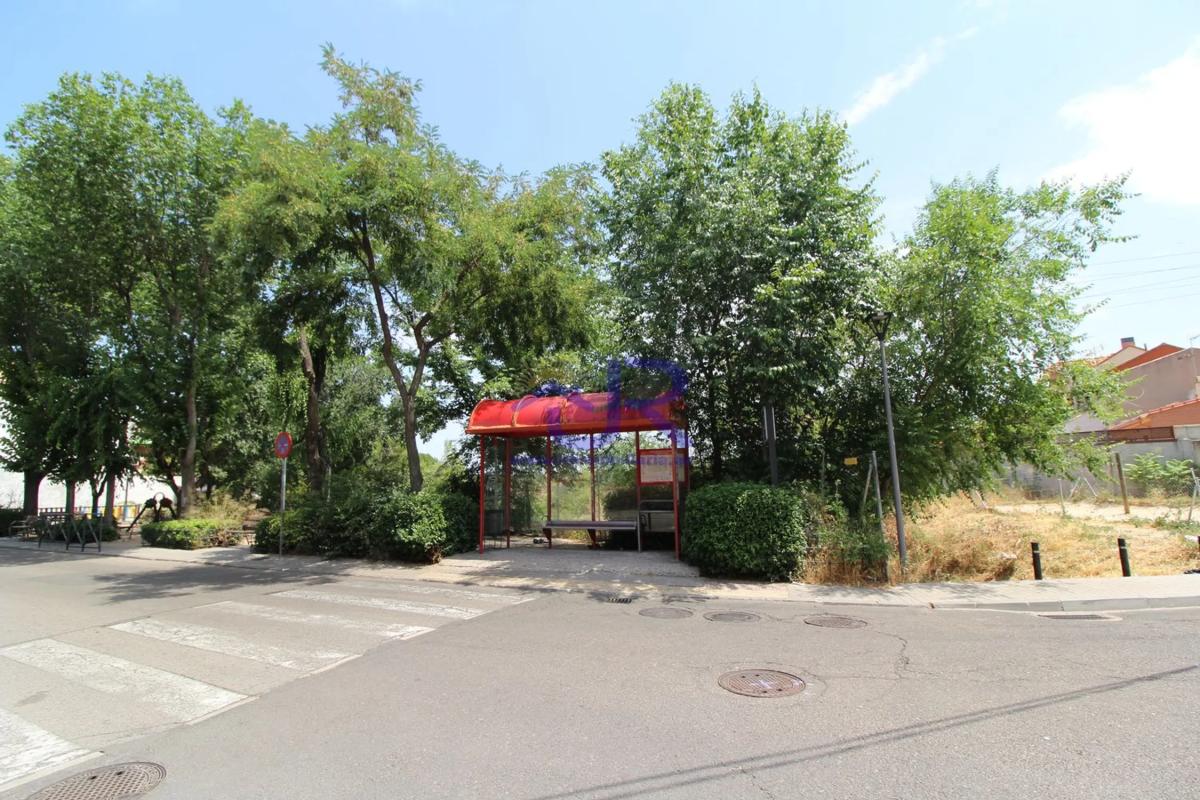 Terreno en venta en Paracuellos de Jarama, Madrid photo 2