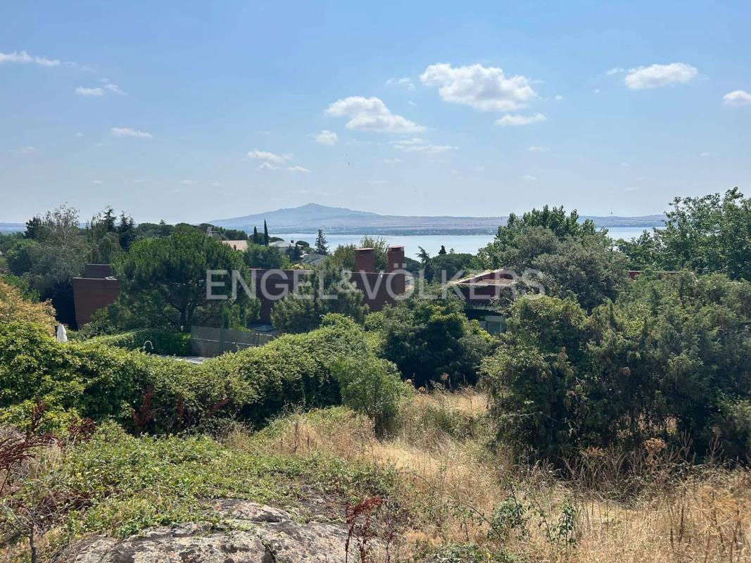 Terreno en venta en Manzanares el Real, Madrid photo 3