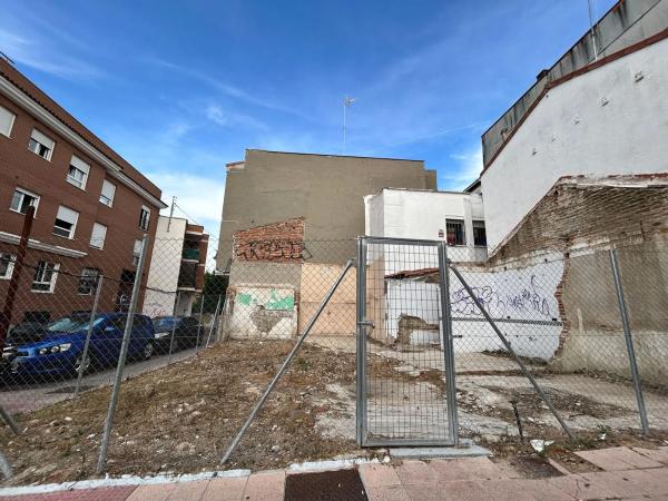 Terreno en calle de Costanilla de los Ciegos thumbnail 1