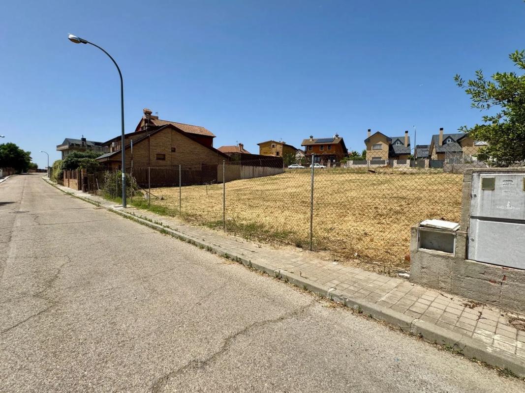 Land for sale in El Molar, Madrid photo 2