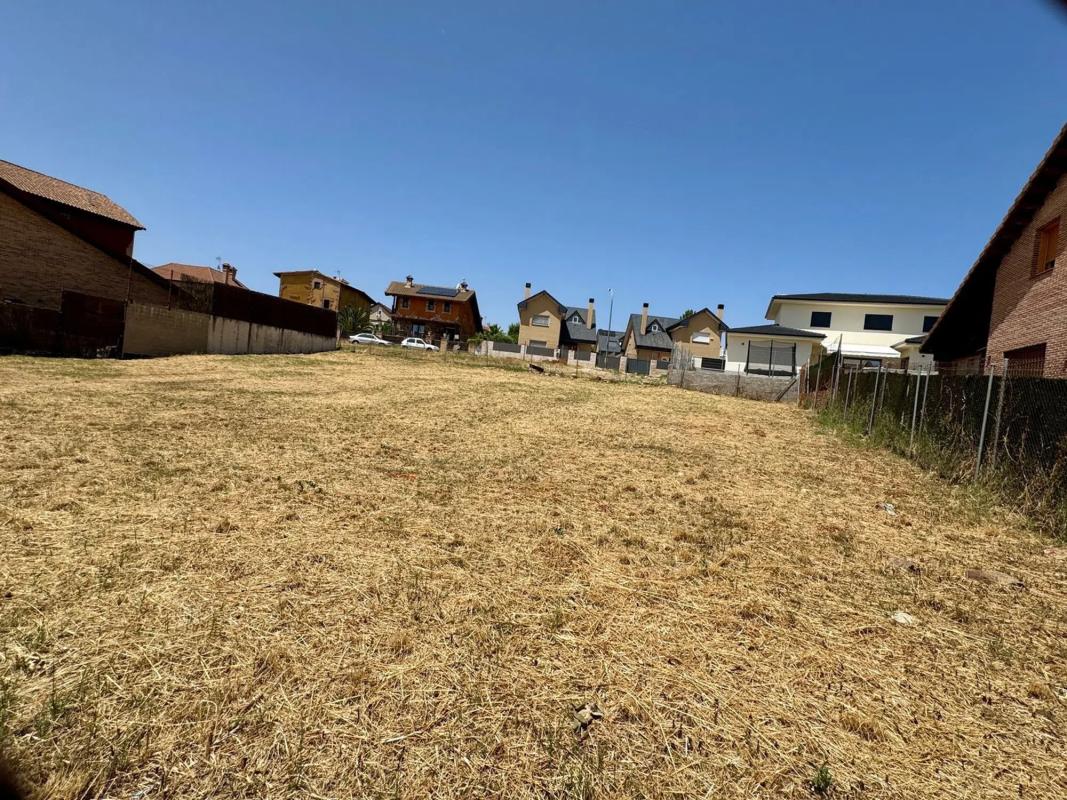 Land for sale in El Molar, Madrid photo 4