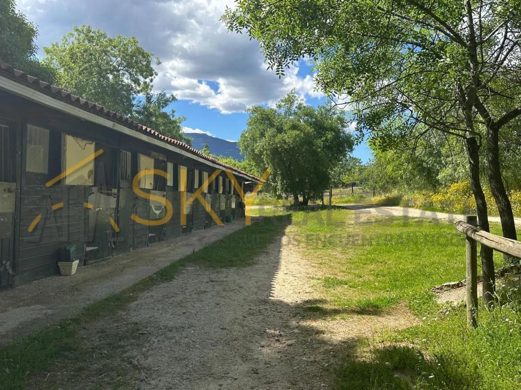 Terreno en venta en Miraflores de la Sierra, Madrid photo 4