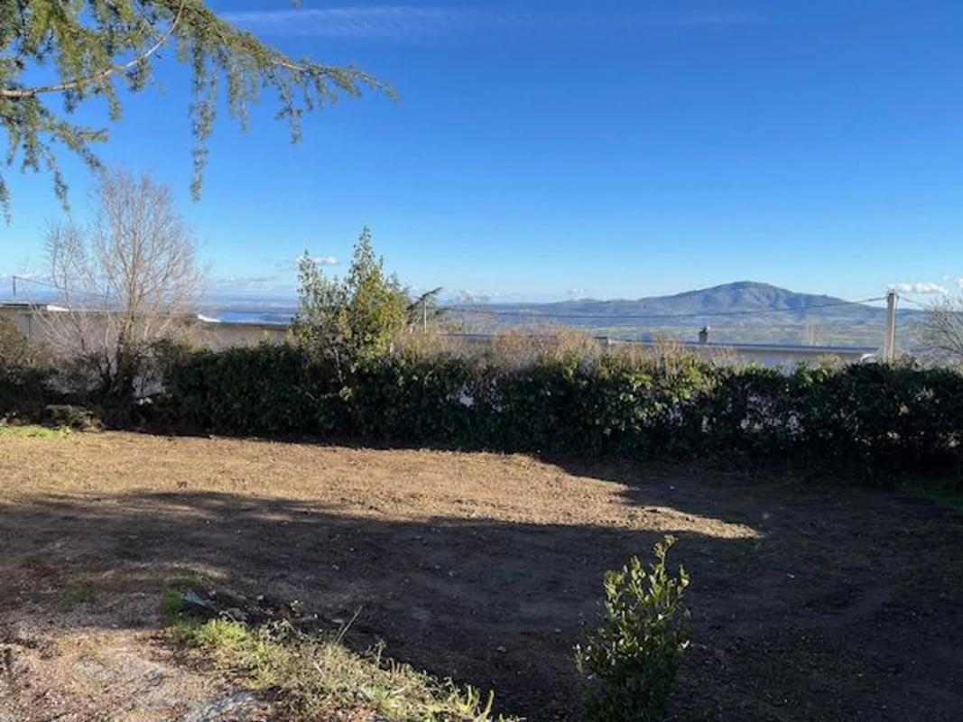 Terreno en venta en Miraflores de la Sierra, Madrid photo 1