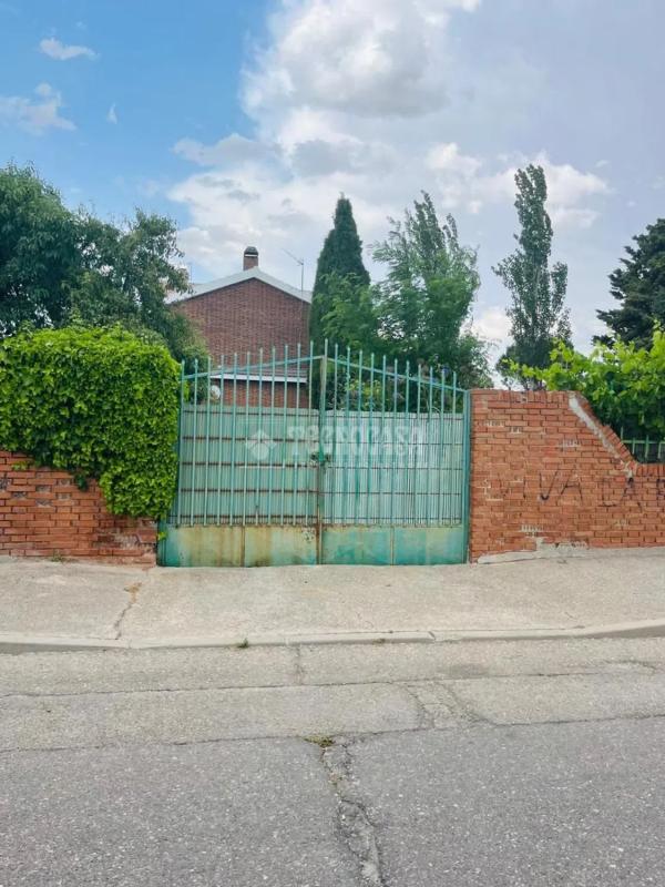 Terreno en venta en Paracuellos de Jarama, Madrid photo 1