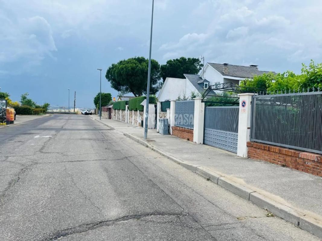 Terreno en venta en Paracuellos de Jarama, Madrid photo 2