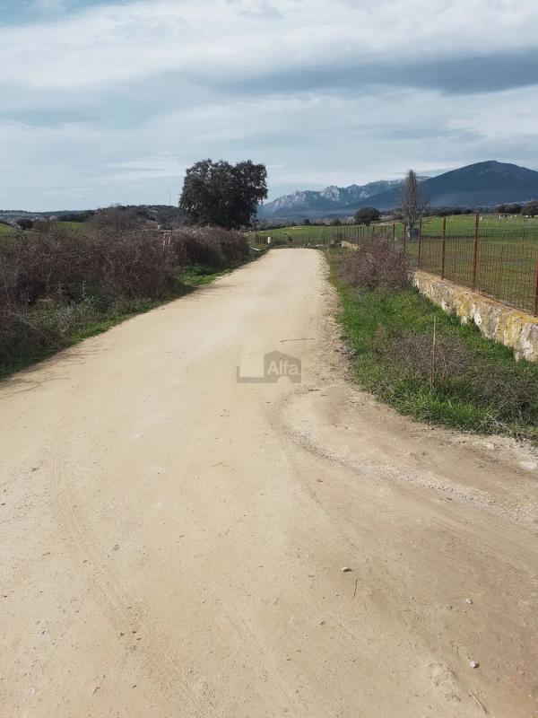 Terreno en venta en Guadalix de la Sierra, Madrid photo 3